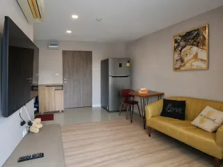 Condo en venta de 2 habitaciones en Huai Khwang, Bangkok