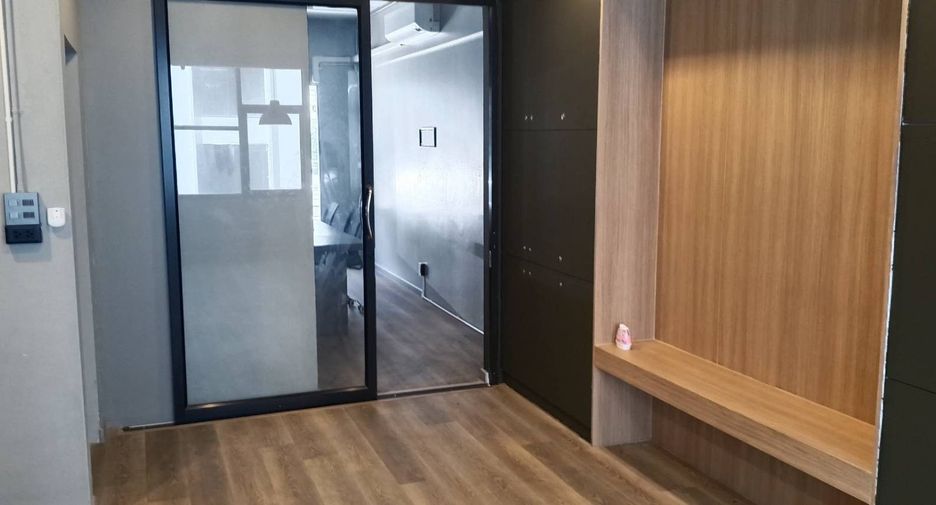 Local comercial en alquiler de 6 habitaciones en Watthana, Bangkok