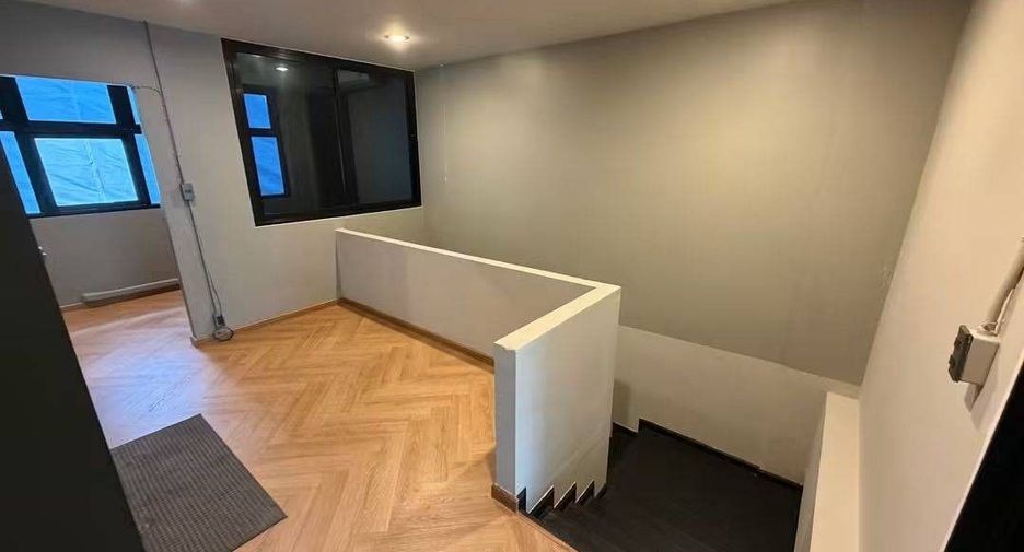 Local comercial en alquiler de 6 habitaciones en Watthana, Bangkok
