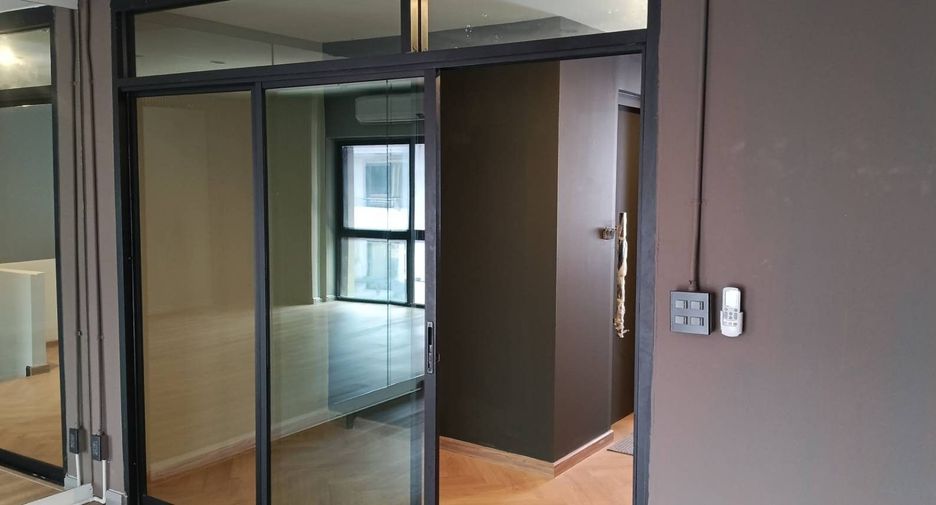 Local comercial en alquiler de 6 habitaciones en Watthana, Bangkok