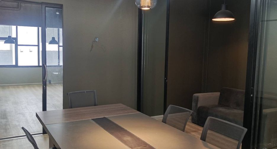 Local comercial en alquiler de 6 habitaciones en Watthana, Bangkok