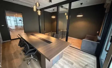 Local comercial en alquiler de 6 habitaciones en Watthana, Bangkok