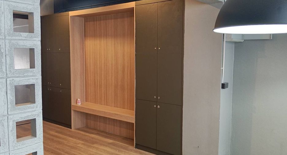 Local comercial en alquiler de 6 habitaciones en Watthana, Bangkok