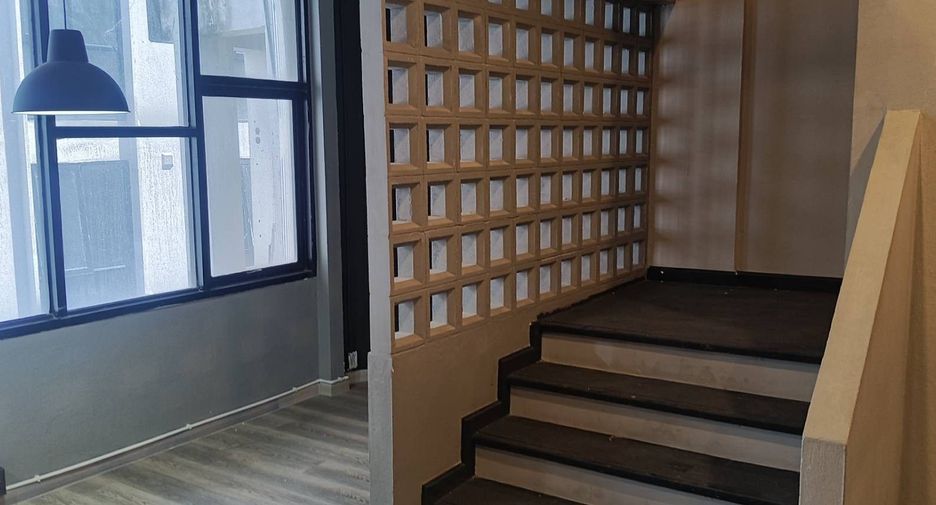 Local comercial en alquiler de 6 habitaciones en Watthana, Bangkok