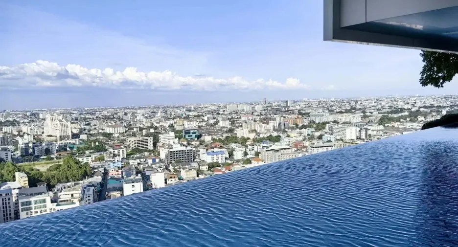 For sale 1 bed condo in Huai Khwang, Bangkok