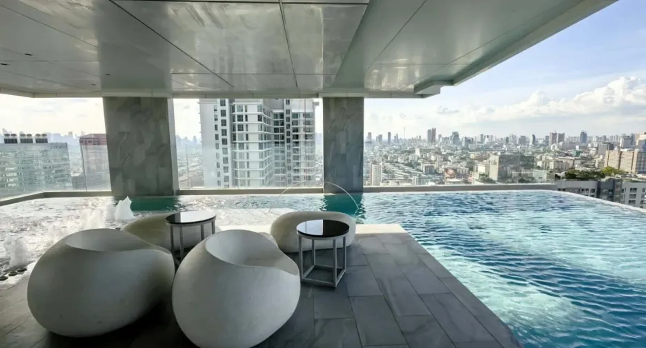 For sale 1 bed condo in Huai Khwang, Bangkok