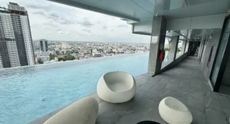 For sale 1 bed condo in Huai Khwang, Bangkok