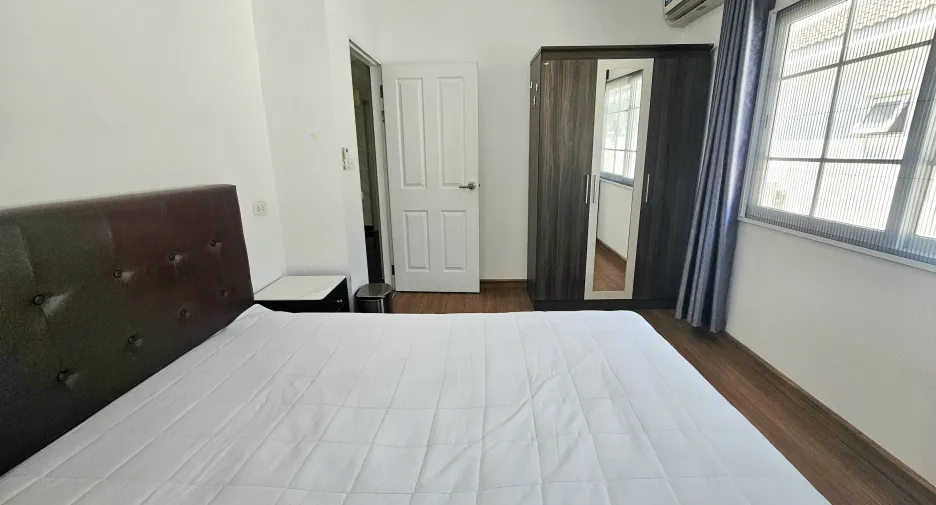 For sale 4 bedrooms house in Mueang Chiang Rai, Chiang Rai