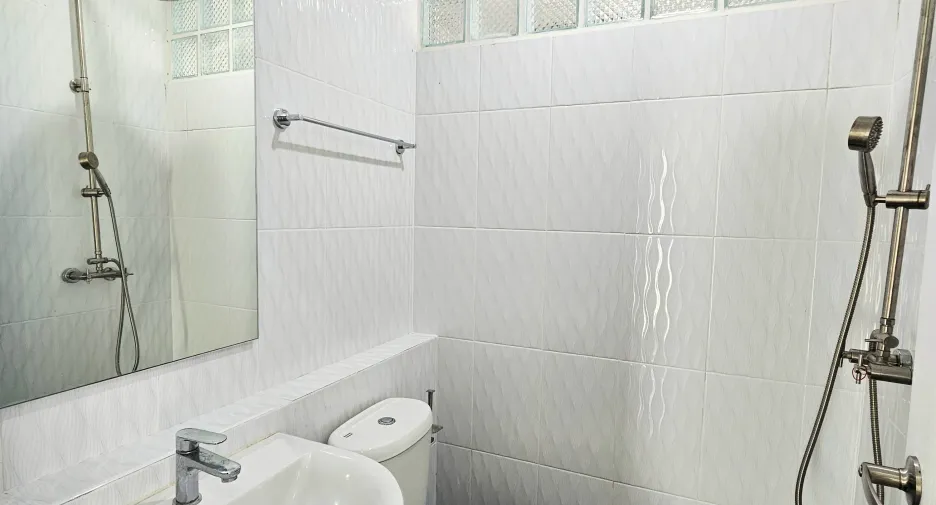For sale 4 bedrooms house in Mueang Chiang Rai, Chiang Rai
