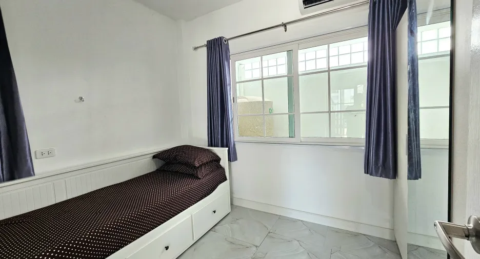 For sale 4 bedrooms house in Mueang Chiang Rai, Chiang Rai