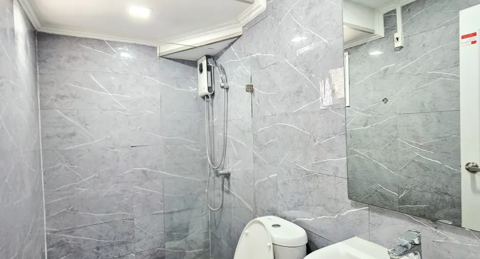 For sale 4 bedrooms house in Mueang Chiang Rai, Chiang Rai