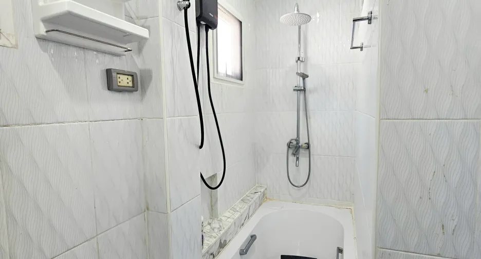 For sale 4 bedrooms house in Mueang Chiang Rai, Chiang Rai