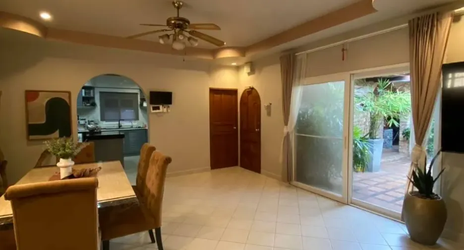 出租 和 出售 4 卧室 独立屋 在 Bang Lamung, Chon Buri