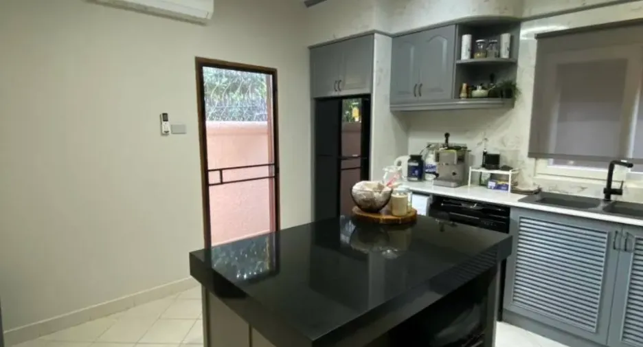 出租 和 出售 4 卧室 独立屋 在 Bang Lamung, Chon Buri
