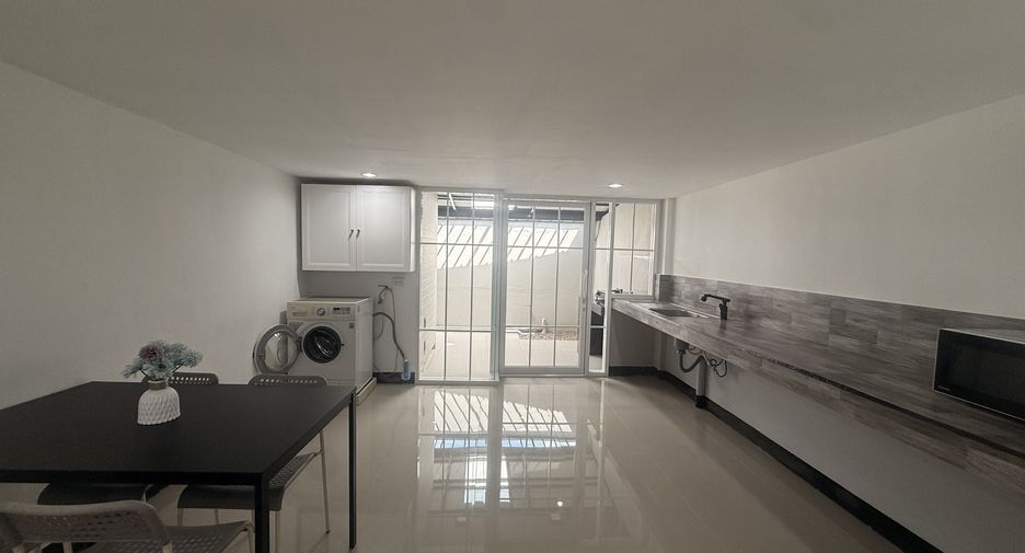 For rent 2 ベッドルーム townhouse in Mueang Chiang Mai, Chiang Mai