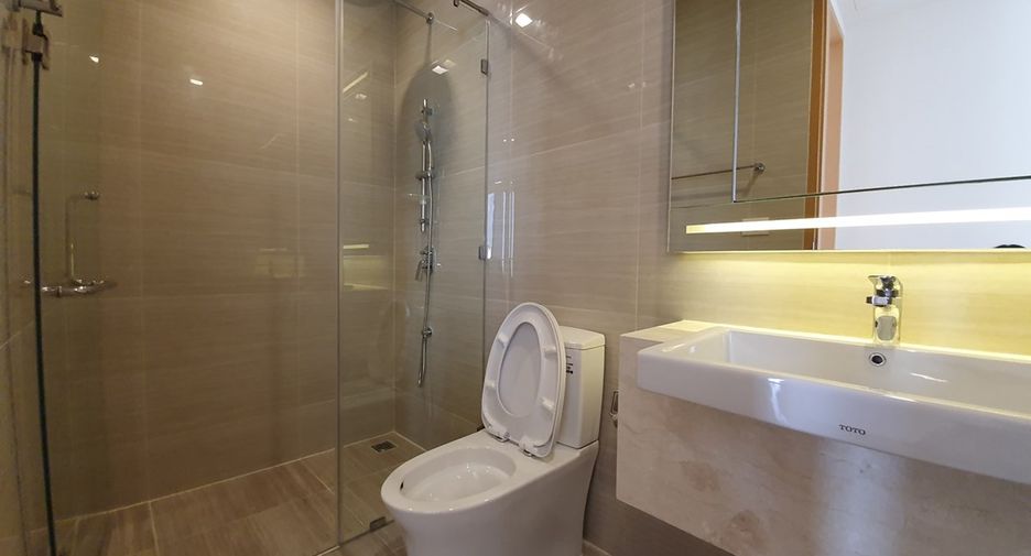 For rent 2 bedrooms condo in Watthana, Bangkok