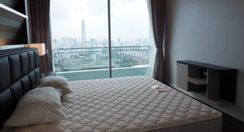 For rent 3 bedrooms condo in Watthana, Bangkok