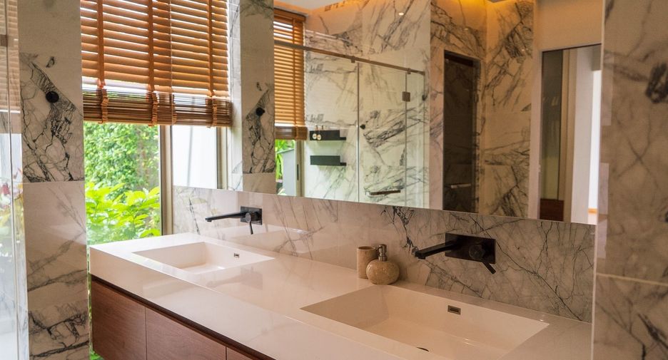 Villa en venta y en alquiler de 4 habitaciones en Thalang, Phuket