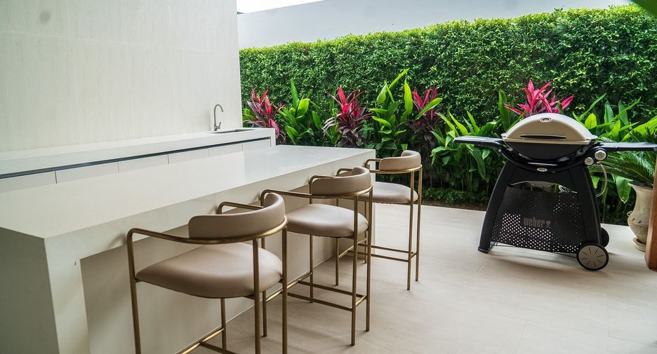 Villa en venta y en alquiler de 4 habitaciones en Thalang, Phuket