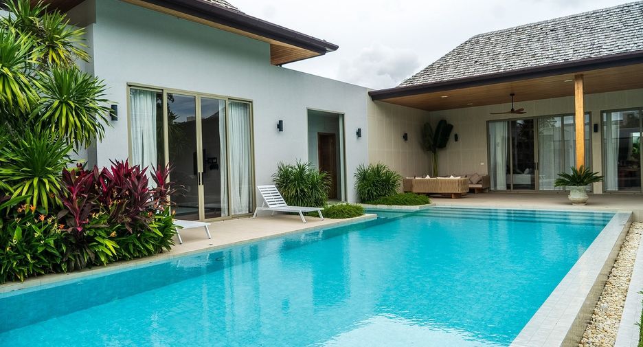 Villa en venta y en alquiler de 4 habitaciones en Thalang, Phuket