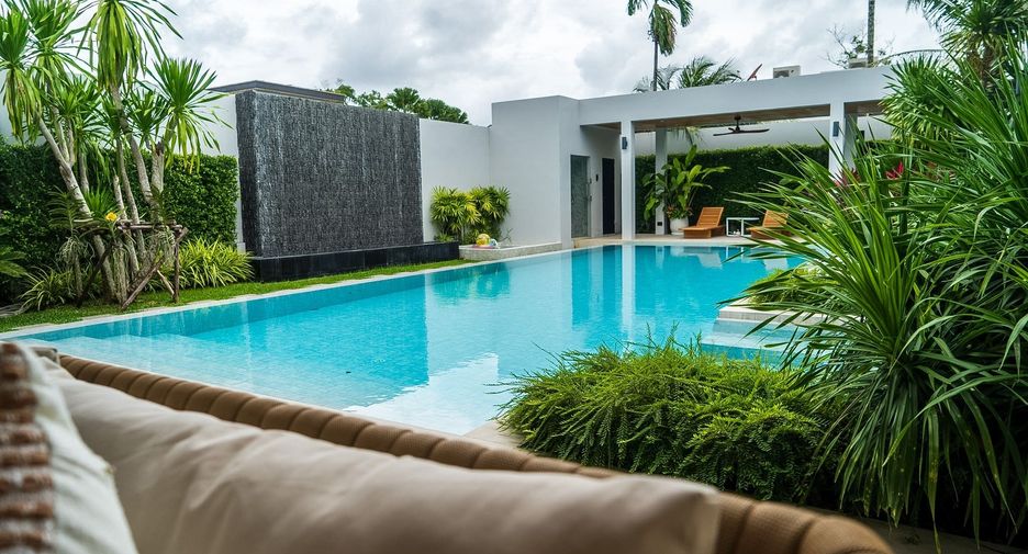 Villa en venta y en alquiler de 4 habitaciones en Thalang, Phuket