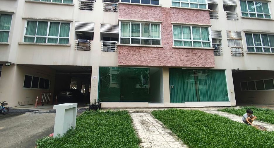 For rent retail Space in Wang Thonglang, Bangkok
