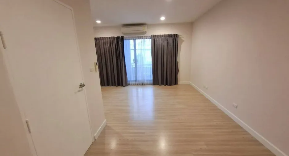 Reihenhaus zur Miete mit 3 Zimmer in Bueng Kum, Bangkok