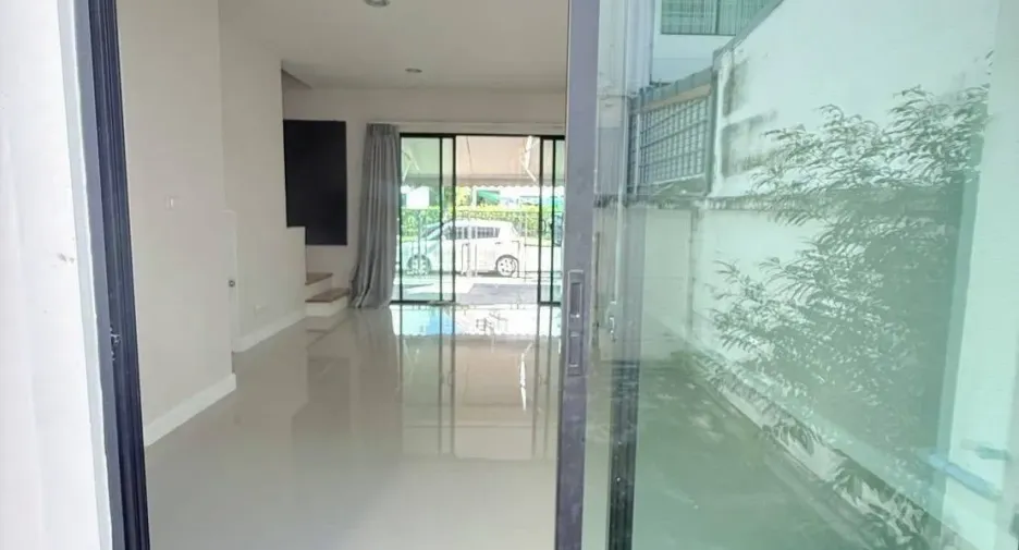 Reihenhaus zur Miete mit 3 Zimmer in Bueng Kum, Bangkok