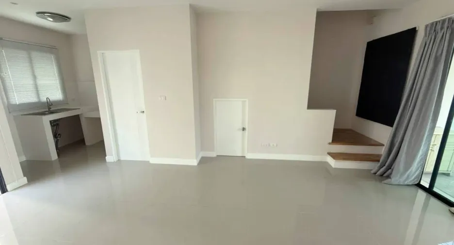 Reihenhaus zur Miete mit 3 Zimmer in Bueng Kum, Bangkok