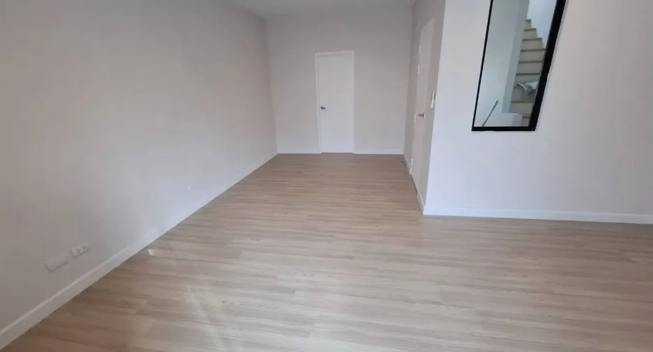 Reihenhaus zur Miete mit 3 Zimmer in Bueng Kum, Bangkok
