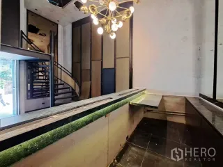 Local comercial en alquiler en Watthana, Bangkok
