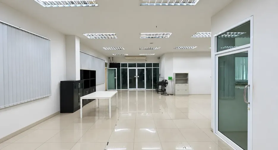 Продажа склад в Lam Luk Ka, Патумтани