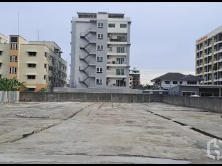 For rent そして for sale land in Chatuchak, Bangkok
