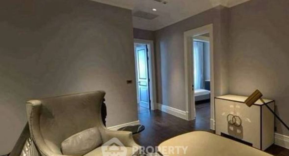 For rent 3 bedrooms condo in Pathum Wan, Bangkok