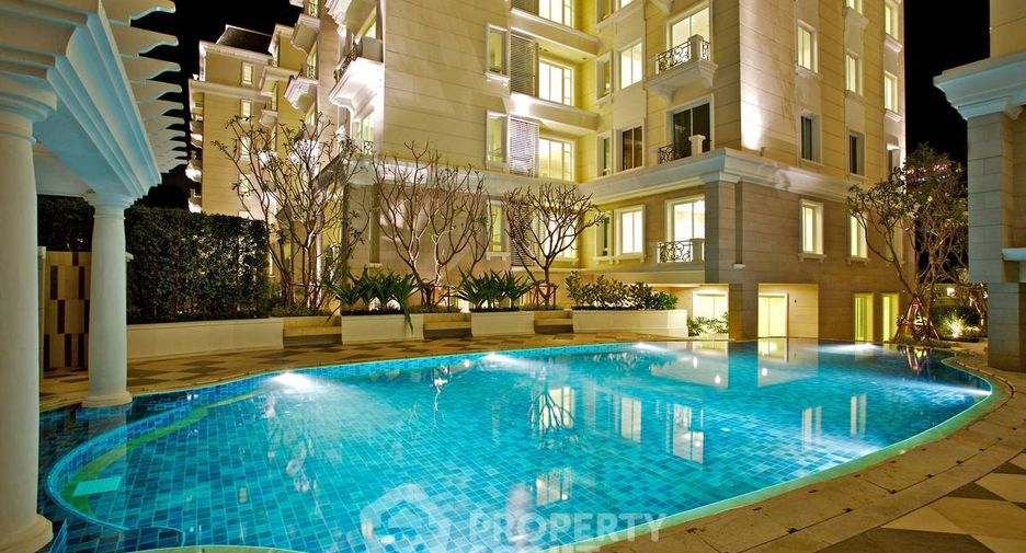 For rent 2 bedrooms condo in Khlong Toei, Bangkok