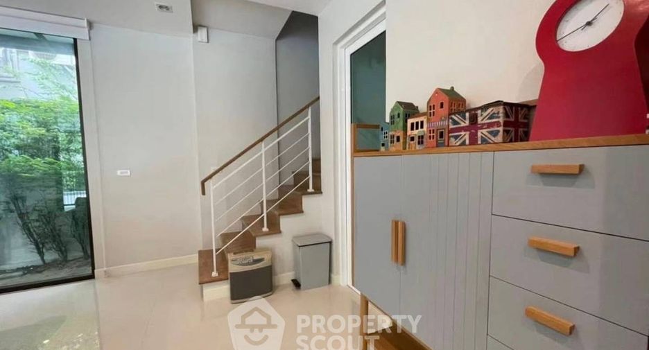 For rent and for sale 4 bedrooms house in Suan Luang, Bangkok