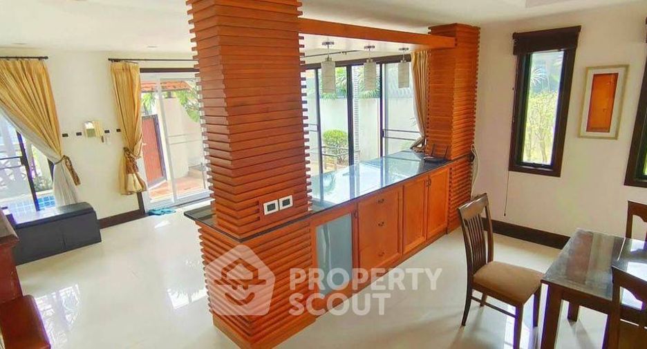 For rent and for sale 3 bedrooms villa in Bang Lamung, Chonburi