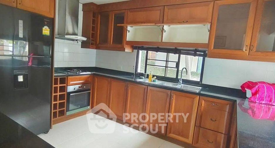 For rent and for sale 3 bedrooms villa in Bang Lamung, Chonburi