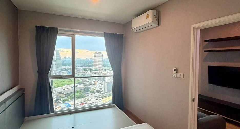 À vendre 1 chambre condo à Yan Nawa, Bangkok