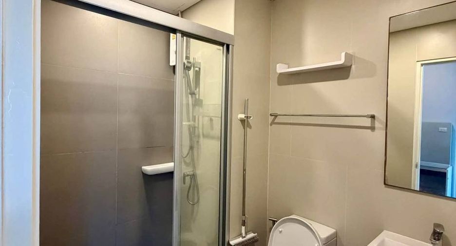 À vendre 1 chambre condo à Yan Nawa, Bangkok