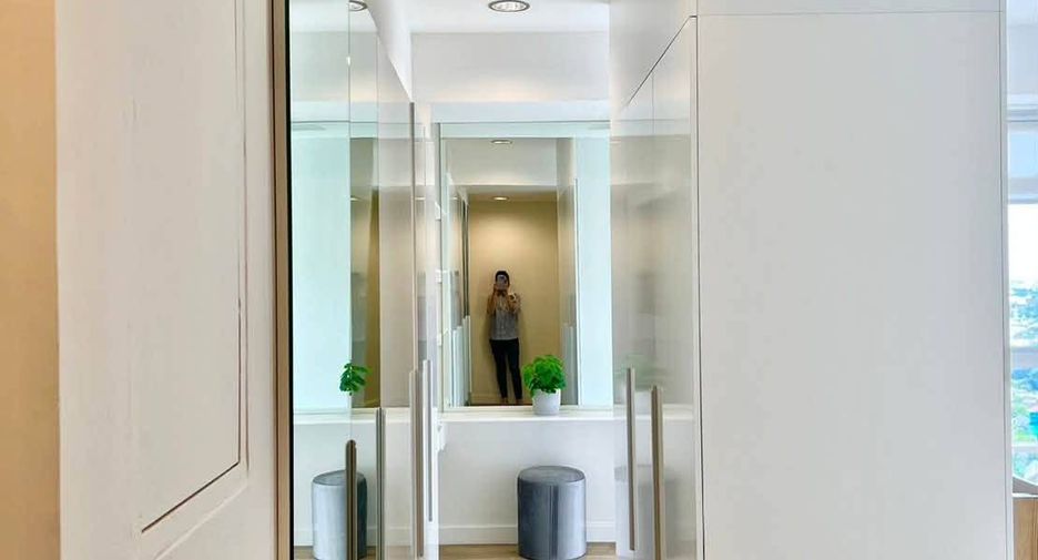 For sale 5 bedrooms condo in Watthana, Bangkok