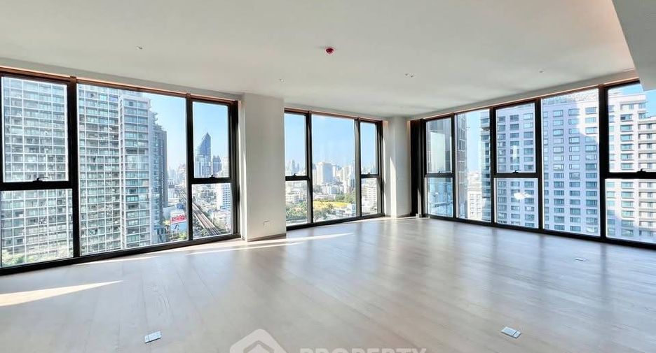For sale 4 bedrooms condo in Khlong Toei, Bangkok
