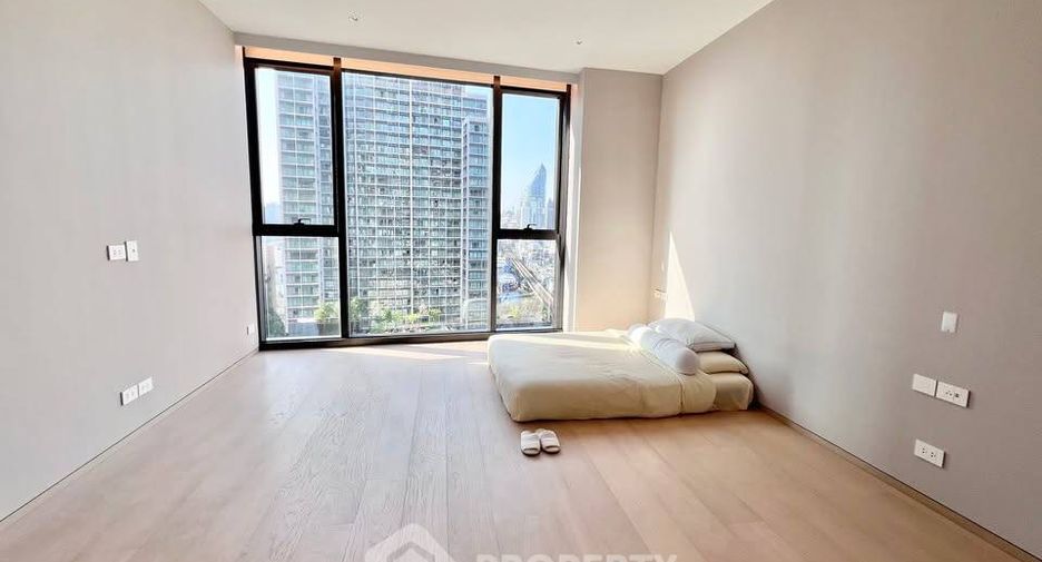 For sale 4 bedrooms condo in Khlong Toei, Bangkok