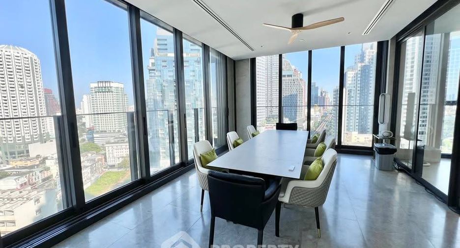For sale 4 bedrooms condo in Khlong Toei, Bangkok