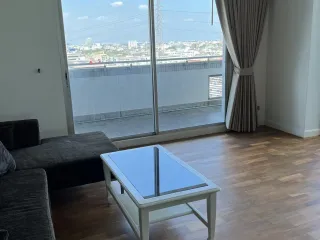 À louer 2 chambres condo à Huai Khwang, Bangkok