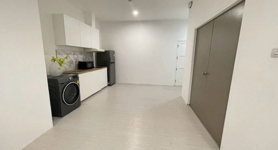 Wohnung zur Miete mit 2 Zimmer in Watthana, Bangkok