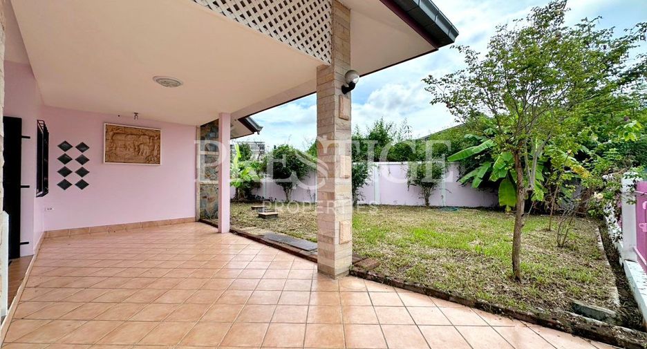 À louer 2 chambres maison à Bang Lamung, Chonburi
