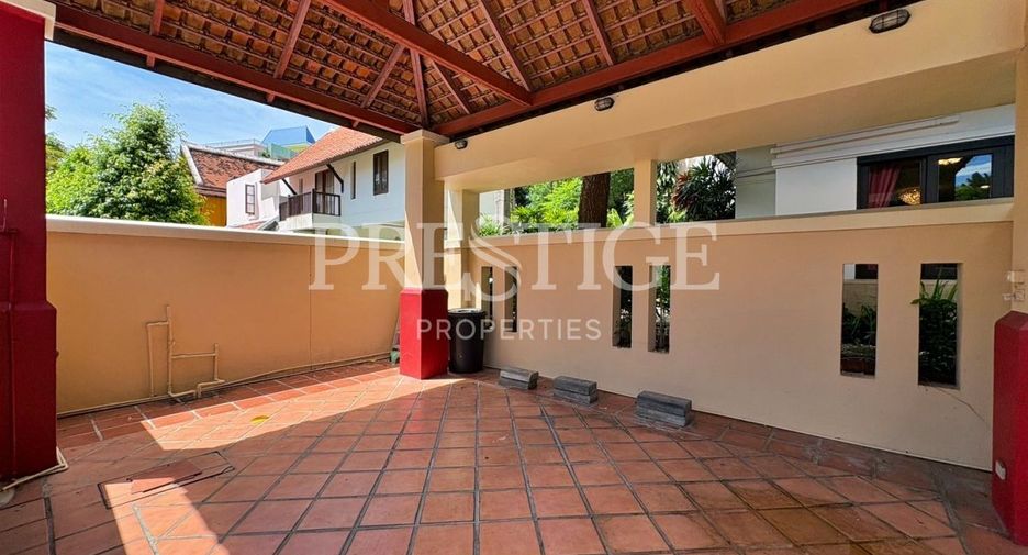À vendre et à louer 3 chambres maison à Bang Lamung, Chonburi