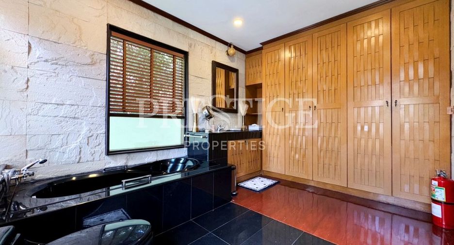 À vendre et à louer 3 chambres maison à Bang Lamung, Chonburi