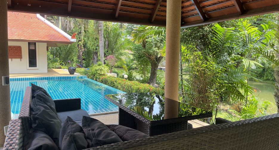 À louer 3 chambres villa à Mueang Phuket, Phuket